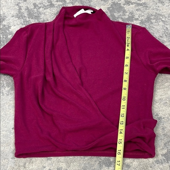 ASTR Asymmetrical Pleated Cutout Mock Neck Top Crop Berry Cabernet Sz M - Picture 8 of 11